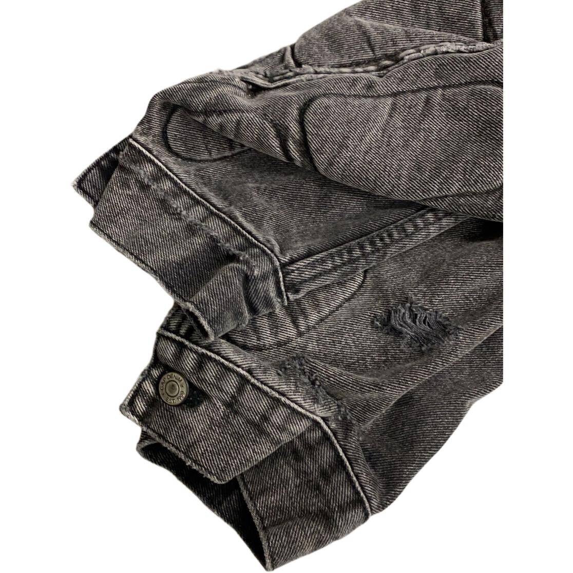 Lookbook Chaqueta Unisex Yeezy x Gap x Balenciaga Gris Denim - Cómoda y Elegante con Cuello 471302-01-1