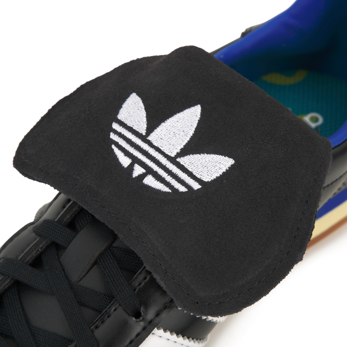 Sizing YESEYESEE x adidas Country OG ''Hitam Biru'' JR2599