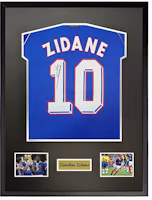 Yipai Zinedine Zidane Autographed 1998 FIFA World Cup France Jersey Framed (SA Cert). 8939970 Yipai Zinedine Zidane Autographed 1998 FIFA World Cup France Jersey Framed (SA Cert). 8939970