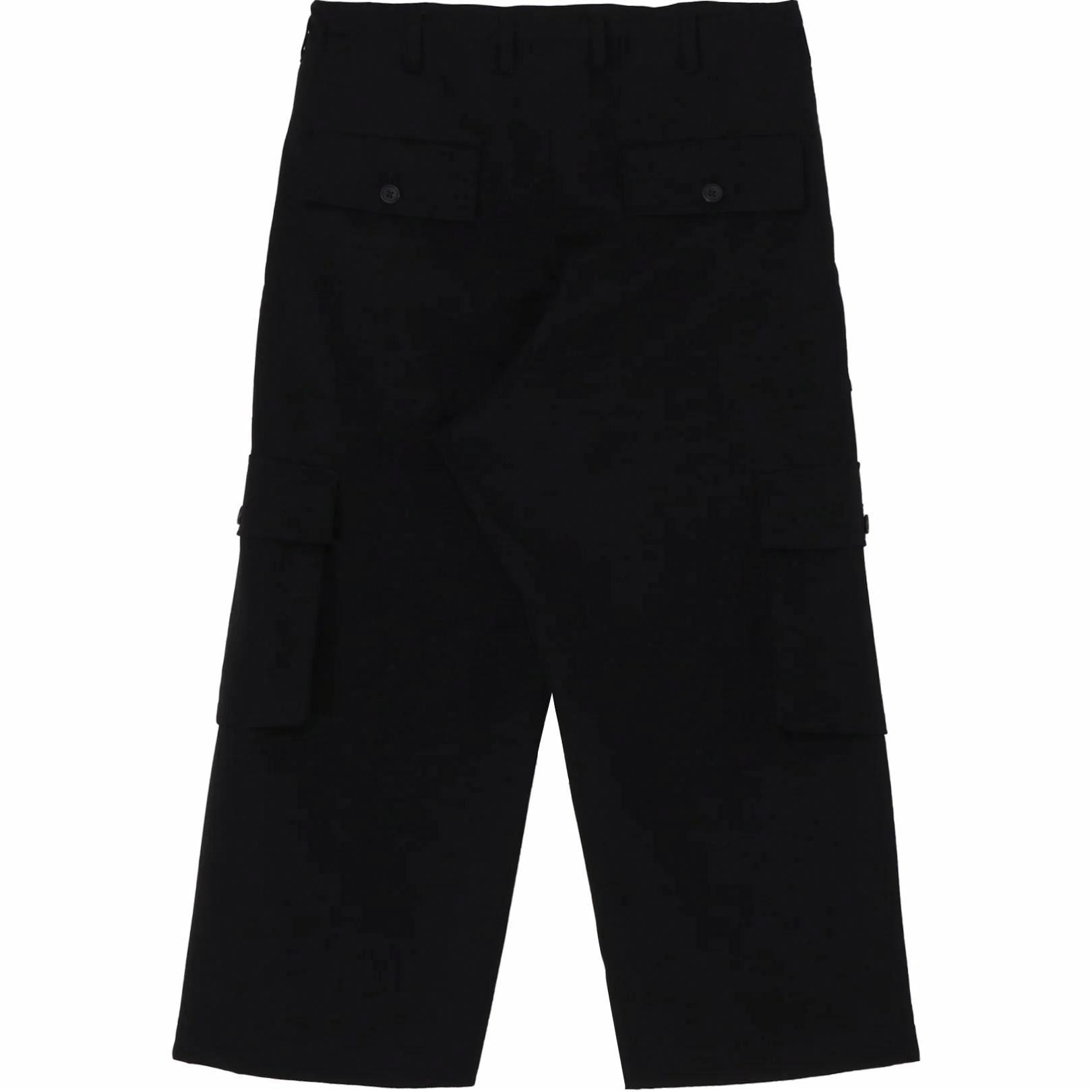 Lookbook ヨウジヤマモト ルーズフィット ブラックカーゴパンツ FW24. HP-P60-100-2