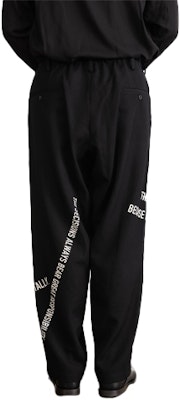 ヨウジヤマモト FW21 レター スローガン プリント ブラック カジュアル パンツ HX-P48-117-1 Lookbook ヨウジヤマモト FW21 レター スローガン プリント ブラック カジュアル パンツ HX-P48-117-1