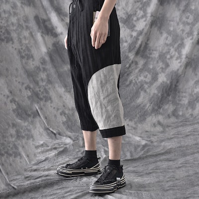 Yohji Yamamoto SS20 Celana Pendek Patchwork Hitam Unisex Katun-Linen. HN-P44-011 Details for Yohji Yamamoto SS20 Celana Pendek Patchwork Hitam Unisex Katun-Linen. HN-P44-011