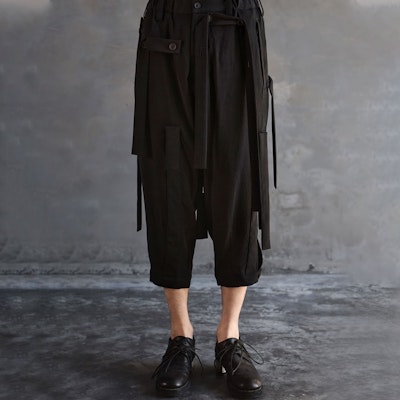 Yohji Yamamoto SS21 Celana Kasual Button Strap Hitam ND-P52-500 Shop Yohji Yamamoto SS21 Celana Kasual Button Strap Hitam ND-P52-500