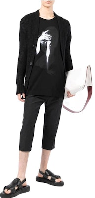 ヨウジヤマモト SS22 グラフィックプリント コットン 半袖Tシャツ ブラック HG-T84-083-1 Lookbook ヨウジヤマモト SS22 グラフィックプリント コットン 半袖Tシャツ ブラック HG-T84-083-1