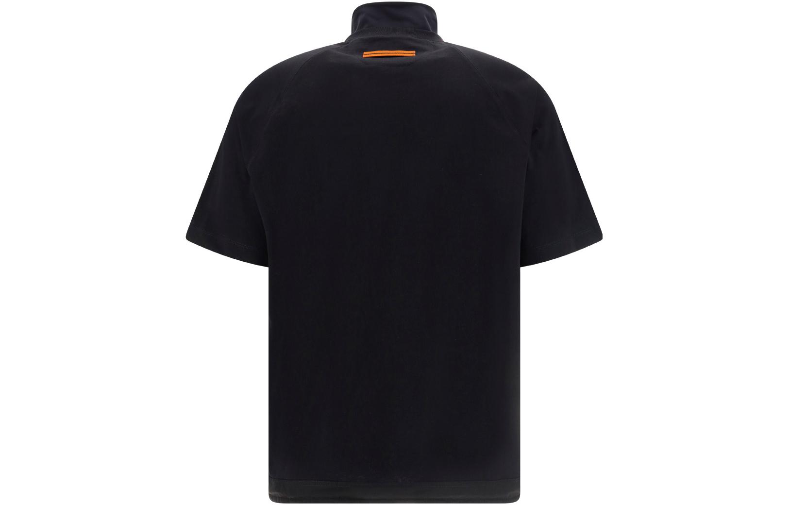 Lookbook Z Zegna 黑色半拉鍊立領短袖T恤附印花標誌細節。 UA364-ESC775-K09