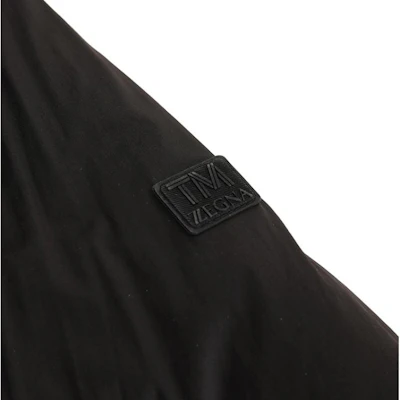 Zegna 黑色可拆帽羽絨外套全拉鍊設計。 VV051-ZZT06-2K09 Details for Zegna 黑色可拆帽羽絨外套全拉鍊設計。 VV051-ZZT06-2K09