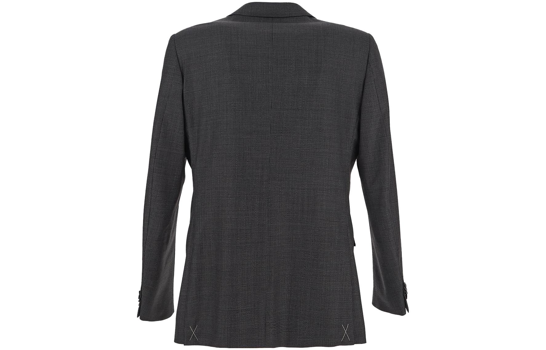 Lookbook Zegna 灰色單排扣西裝外套搭配直筒褲套裝組。 622027A6221225026