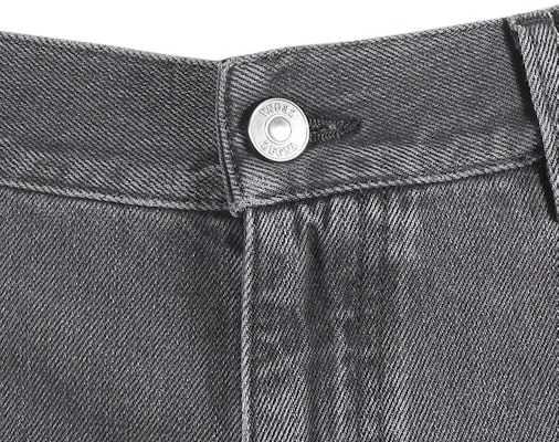 Zegna 直筒修身灰色牛仔褲附品牌標誌與前側按扣口袋。 UCIC1A6-CITY-004 Purchase Zegna 直筒修身灰色牛仔褲附品牌標誌與前側按扣口袋。 UCIC1A6-CITY-004