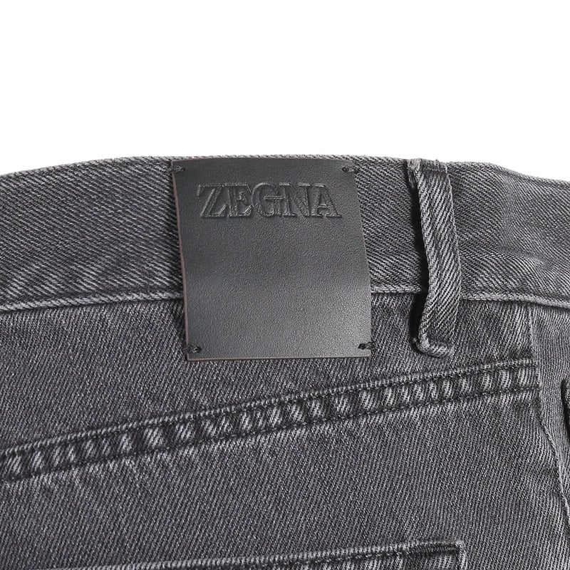 Details for Zegna 直筒修身灰色牛仔褲附品牌標誌與前側按扣口袋。 UCIC1A6-CITY-004