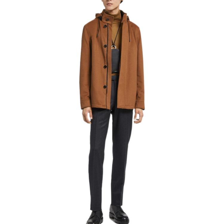 Lookbook Zegna FW22 Jaket Bertopi Coklat Solid dengan Tali Serut. UAT427-210155