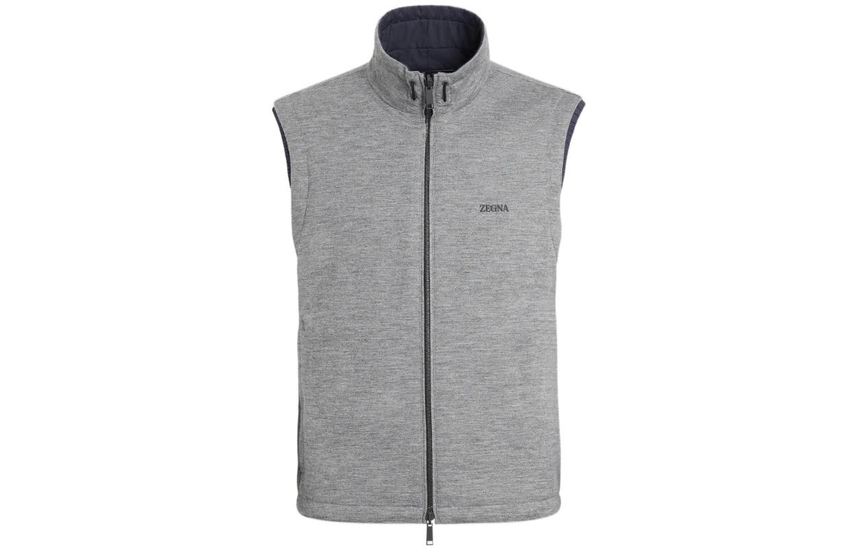 Lookbook 제냐 FW22 그레이 리버서블 베스트, 지퍼, 스트링, 포켓 디자인. E7T33-7110B-534