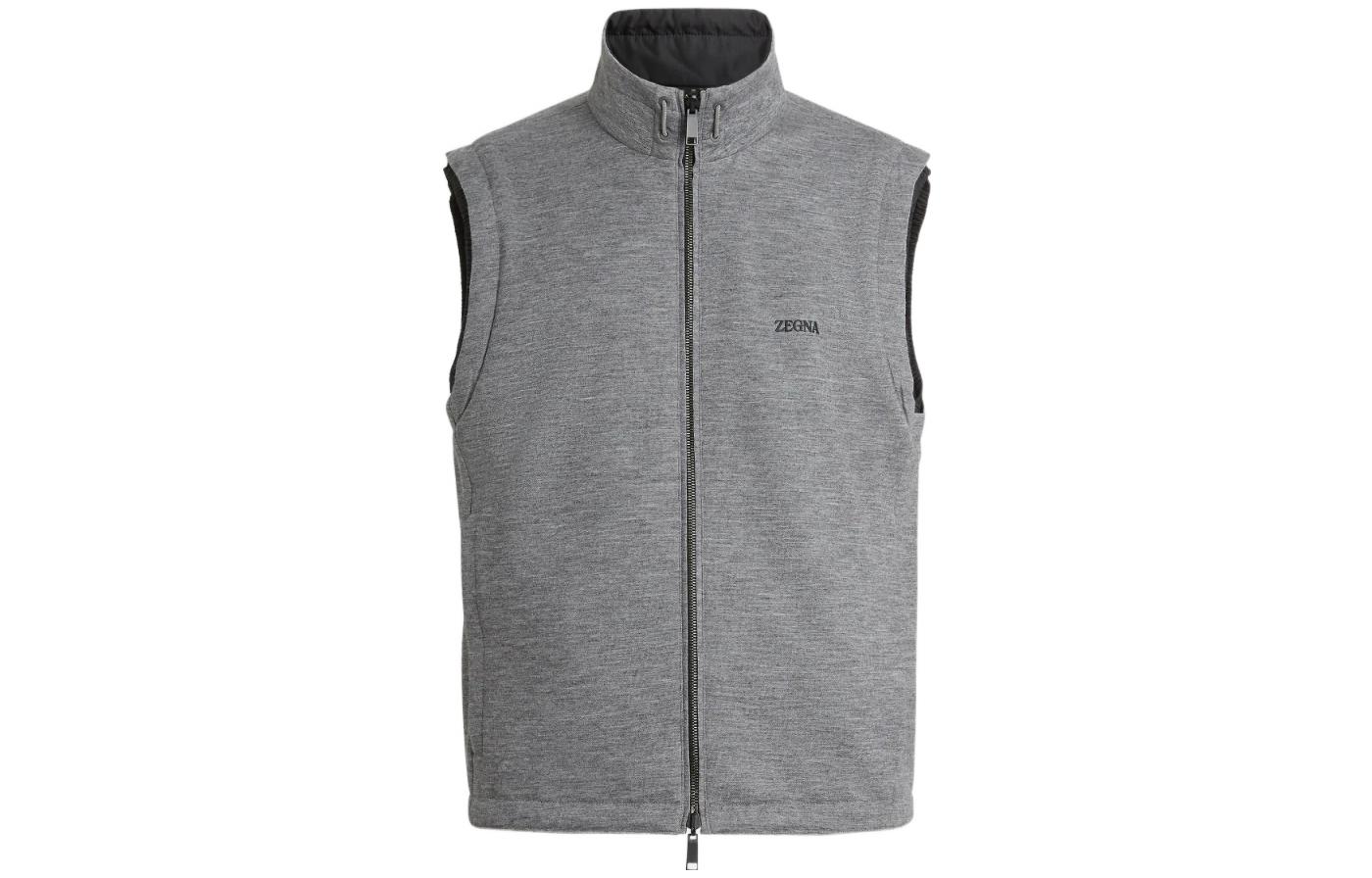 Lookbook 제냐 FW22 리버서블 블랙 조끼 - 지퍼, 스트링, 포켓 포함. E7T33-7110B-001