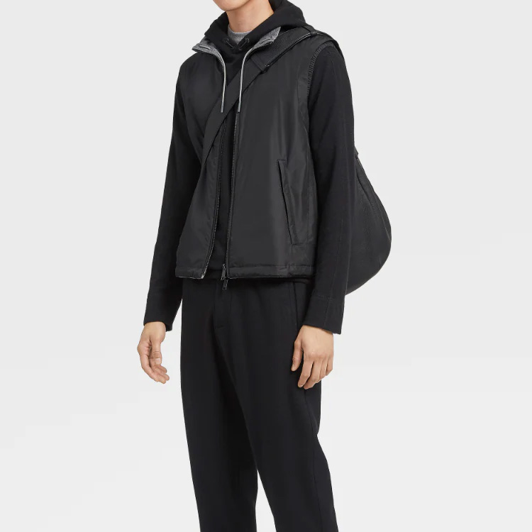 Shop 제냐 FW22 리버서블 블랙 조끼 - 지퍼, 스트링, 포켓 포함. E7T33-7110B-001