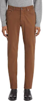 Lookbook Zegna FW22 Slim Stretch Straight Jeans Camel Merah Cokelat. E8PZW-CITY-VIC