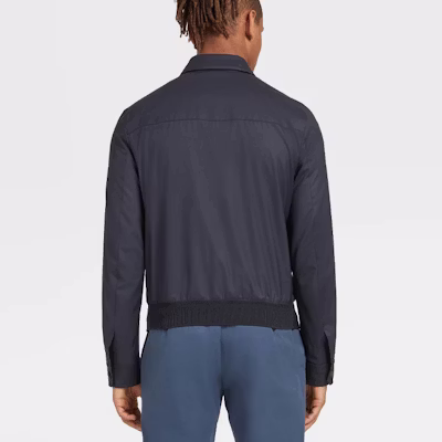 Zegna FW22 Jaket Zip-Up Warna Polos Biru Navy. U7T25-7101-531 Shop Zegna FW22 Jaket Zip-Up Warna Polos Biru Navy. U7T25-7101-531