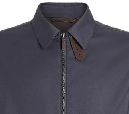 Zegna FW22 Jaket Zip-Up Warna Polos Biru Navy. U7T25-7101-531 Purchase Zegna FW22 Jaket Zip-Up Warna Polos Biru Navy. U7T25-7101-531