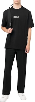 Zegna FW22 Kaos Hitam Crewneck Pria dengan Cetak Logo. E7364-A777-K09 Lookbook Zegna FW22 Kaos Hitam Crewneck Pria dengan Cetak Logo. E7364-A777-K09