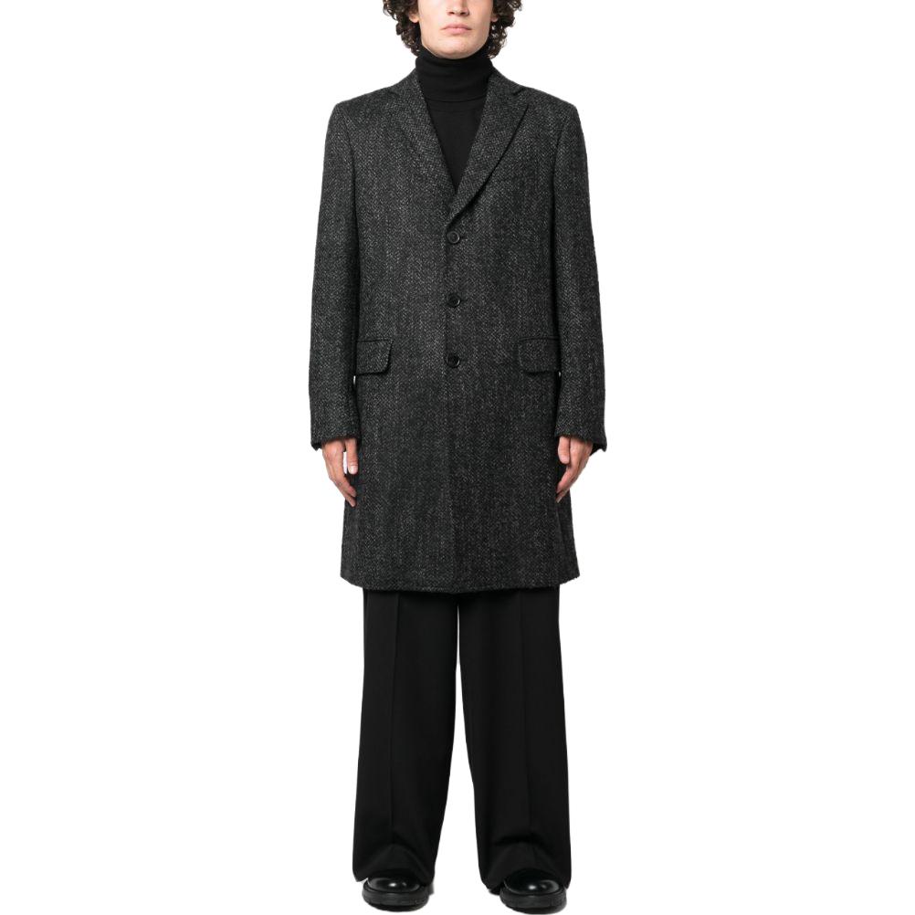 Lookbook Zegna FW23 Blazer Largo Medio Solapa Notch y Un Solo Botón en Color Carbón. 68973-5A64GJ-3G0