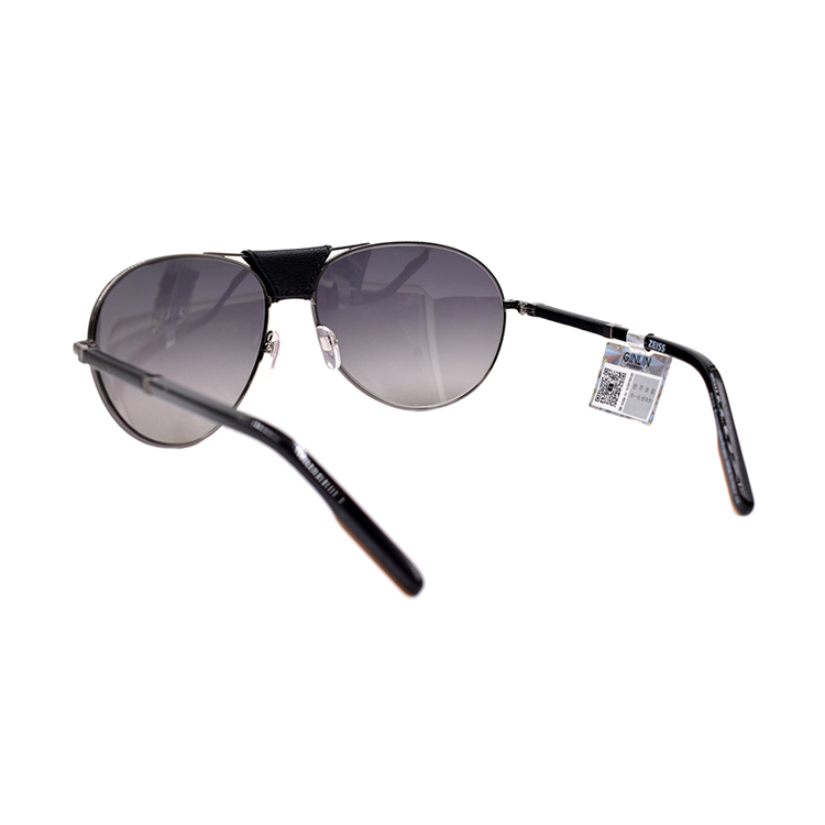 Shop Zegna 現代合金飛行員墨鏡 Zeiss 鏡片 男士時尚系列 槍色款 EZ0177 08B