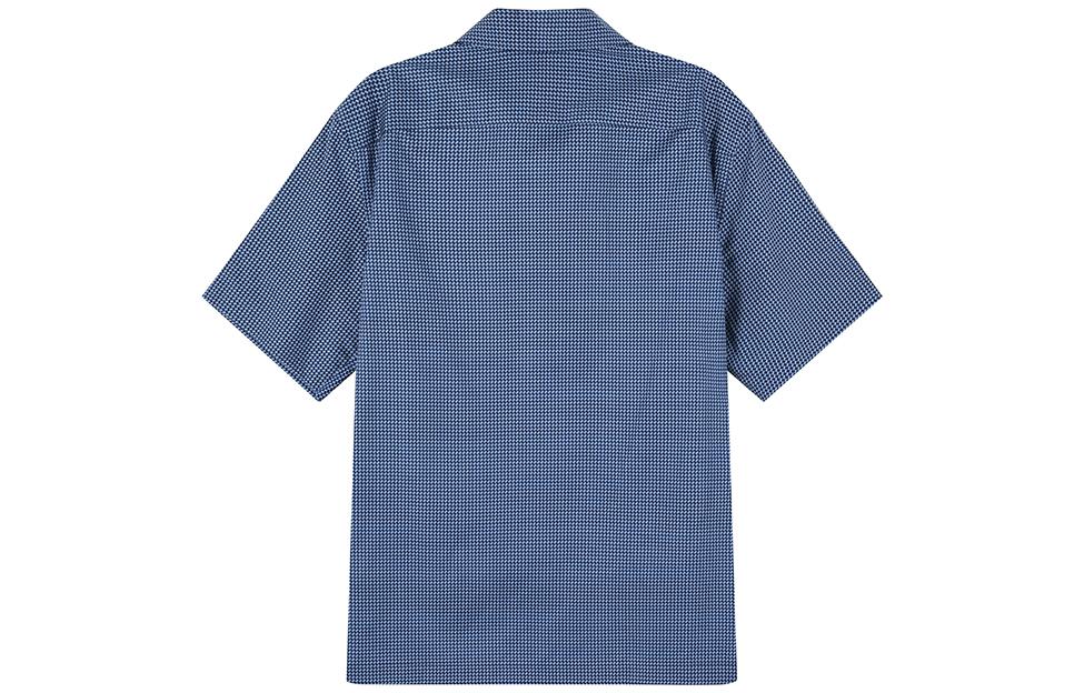 Lookbook 제냐 SS23 기하학 프린트 네이비 반소매 싱글 브레스티드 셔츠 남성. UBX06A5-SCP3-010