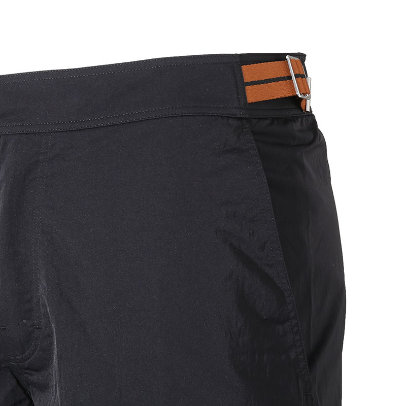 Purchase Zegna SS24 黑色中腰直筒沙灘短褲附拉鍊。 N7B73-2410-001