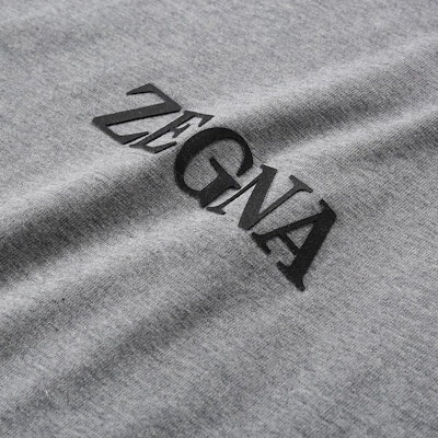 Zegna SS24 灰色標誌圖案印花圓領T恤 UD364-A7D777-K95 Shop Zegna SS24 灰色標誌圖案印花圓領T恤 UD364-A7D777-K95