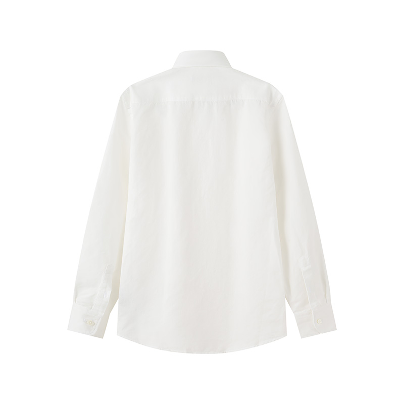 Lookbook Zegna SS24 白色長袖休閒襯衫，單排扣領設計。 UDX12A7-SRF6-002