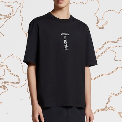 Zegna x Norda 聯名款男士黑色短袖印花T恤。 UB364A5-NOR71P-K09 Purchase Zegna x Norda 聯名款男士黑色短袖印花T恤。 UB364A5-NOR71P-K09